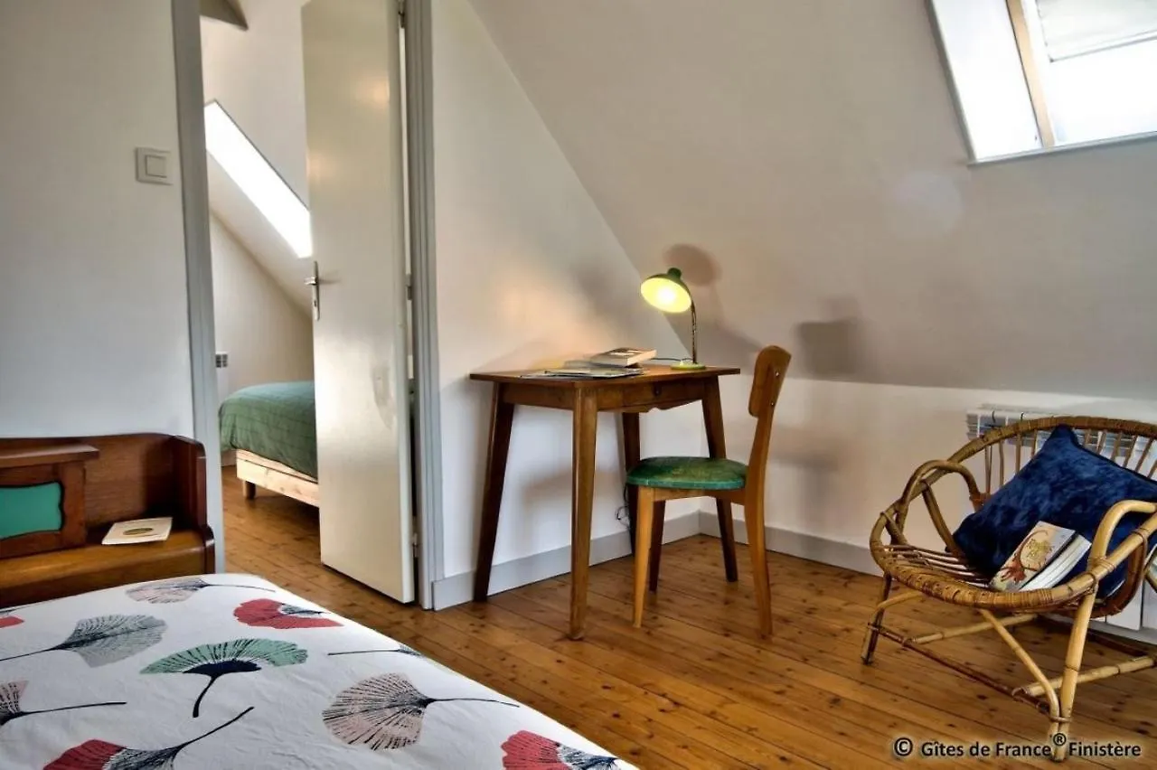 Gîte Le pied à terre Kerlouan 0*,  France